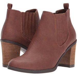 Dr. Scholl’s Launch Booties